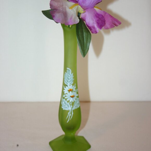 Westmoreland Frosted Green Swung Bud Vase R-982 - Picture 5 of 5